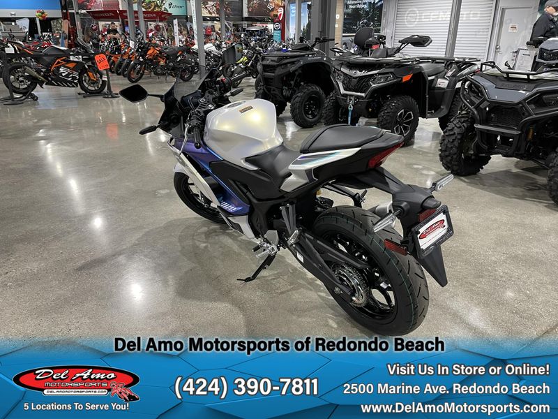 2025 Yamaha YZF-R3 ABS Image 11