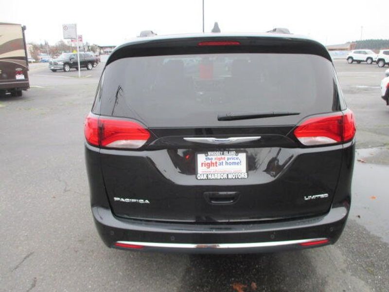 Used 2020 Chrysler Pacifica LimitedImage 8
