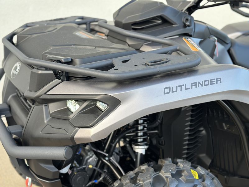 2025 Can-Am OUTLANDER MAX XT 700Image 6