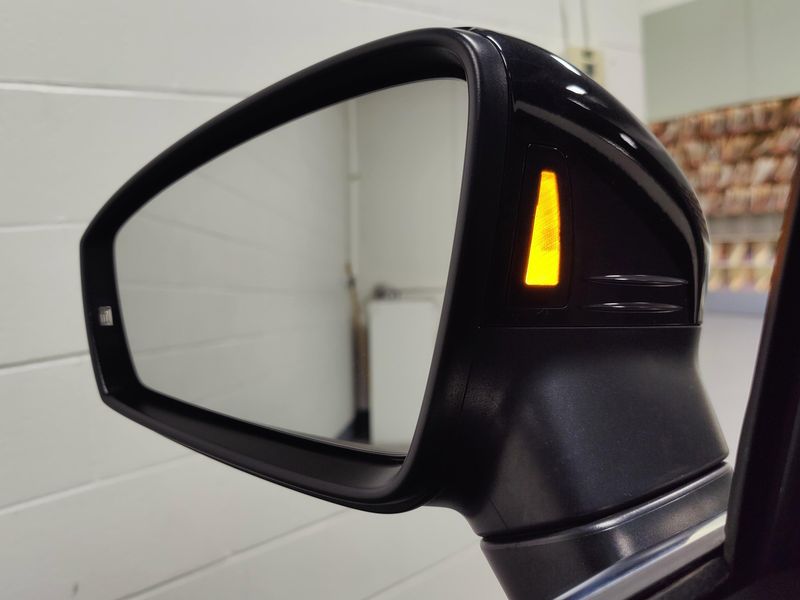 Used 2024 Volkswagen Tiguan AWD SEL R-Line w/Sunroof/NavImage 28