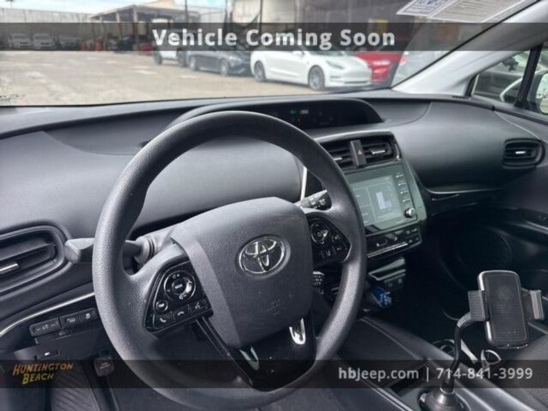 2022 Toyota Prius LEImage 10