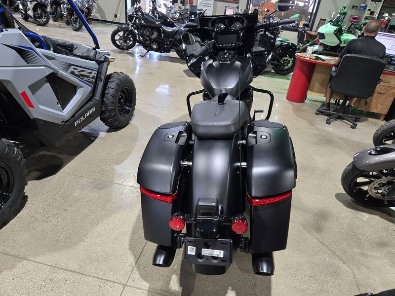 NEW 2025 INDIAN MOTORCYCLE CHALLENGER DARK HORSE 112 RA 49ST Image 9