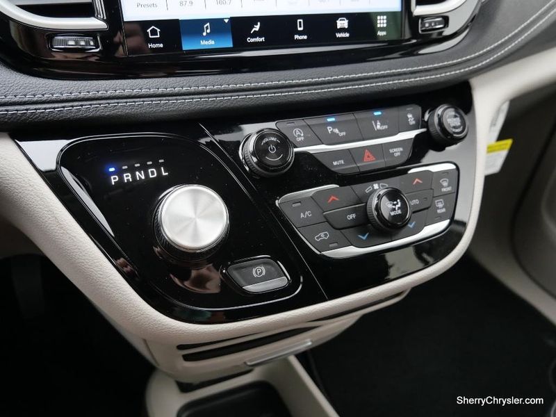 2023 Chrysler Pacifica Touring LImage 25