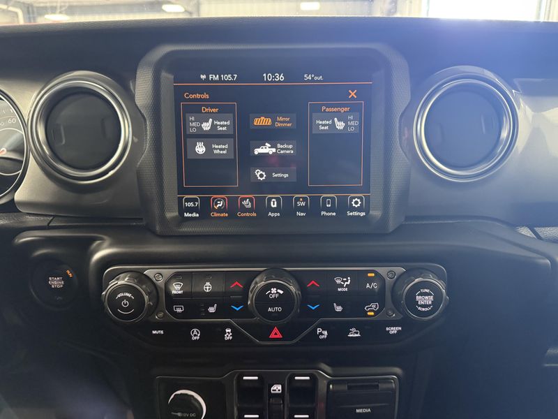 Used 2020 Jeep Gladiator OverlandImage 27