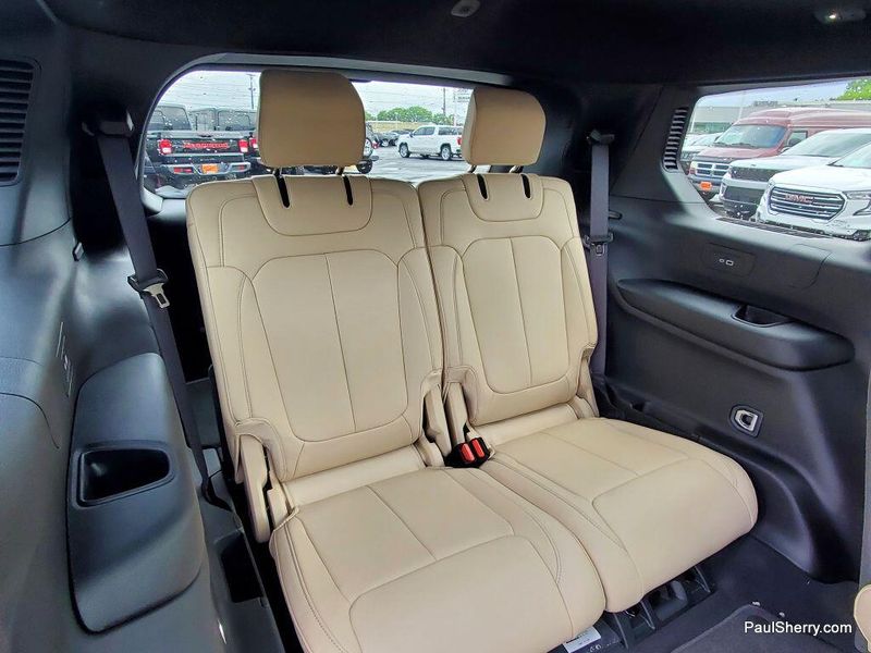 2025 Jeep Grand Cherokee L Limited 4x4Image 6