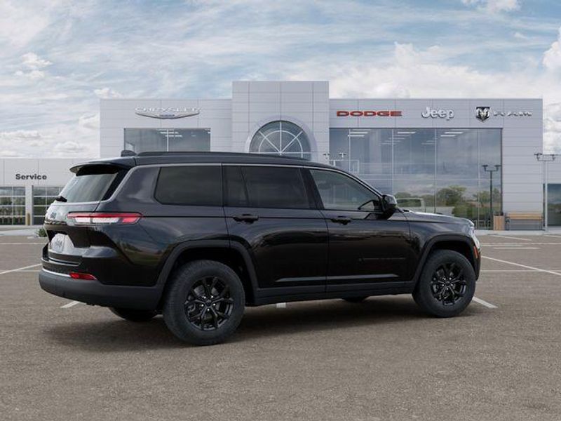 New 2026 Jeep Grand Cherokee L Laredo Altitude 4x4Image 4