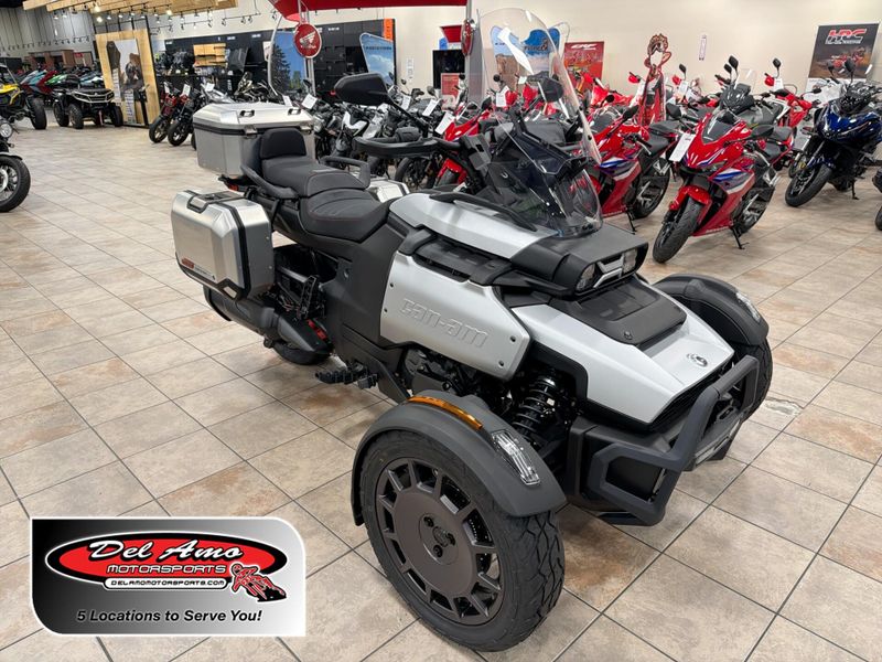 New 2025 Can-Am CANYON XT Image 1