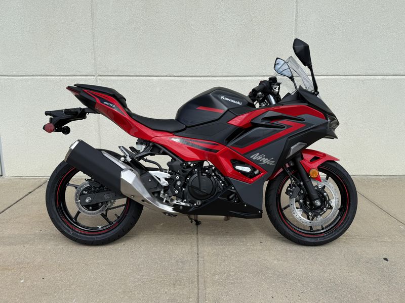 2025 Kawasaki NINJA 500 SE ABSImage 2