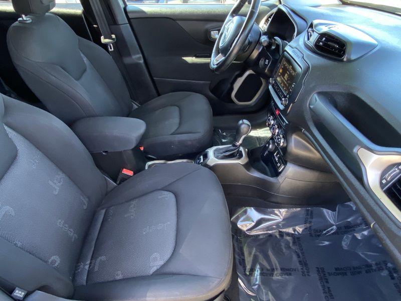 Used 2016 Jeep Renegade LatitudeImage 10