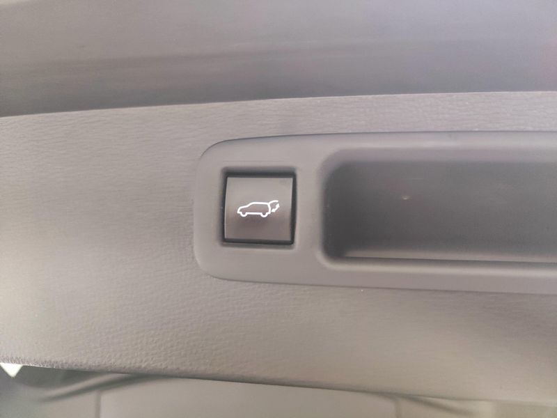 2021 Toyota Highlander Hybrid XLE AWD w/Sunroof/NavImage 15