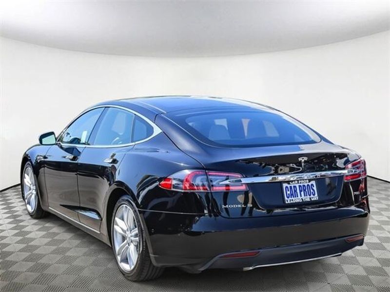 2015 Tesla Model S 70DImage 8