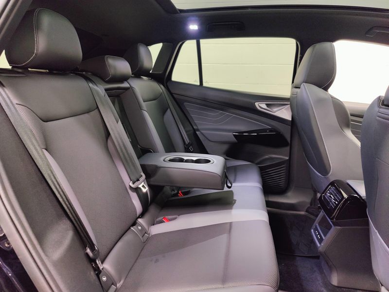 Used 2023 Volkswagen ID.4 S w/Glass RoofImage 16