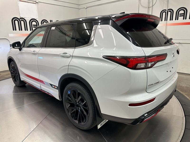 2024 Mitsubishi Outlander SE RalliartImage 8