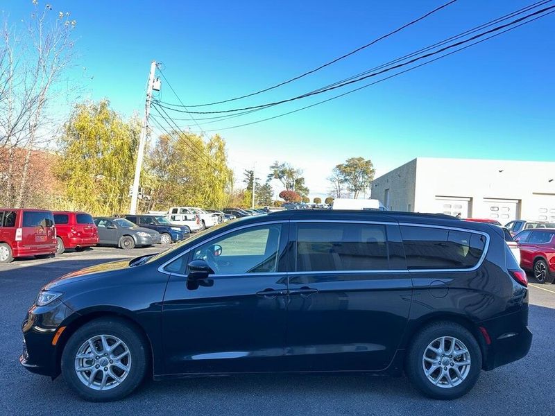 2022 Chrysler Pacifica Touring LImage 9