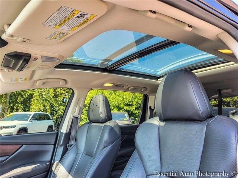 2023 Subaru Ascent Touring photo 6