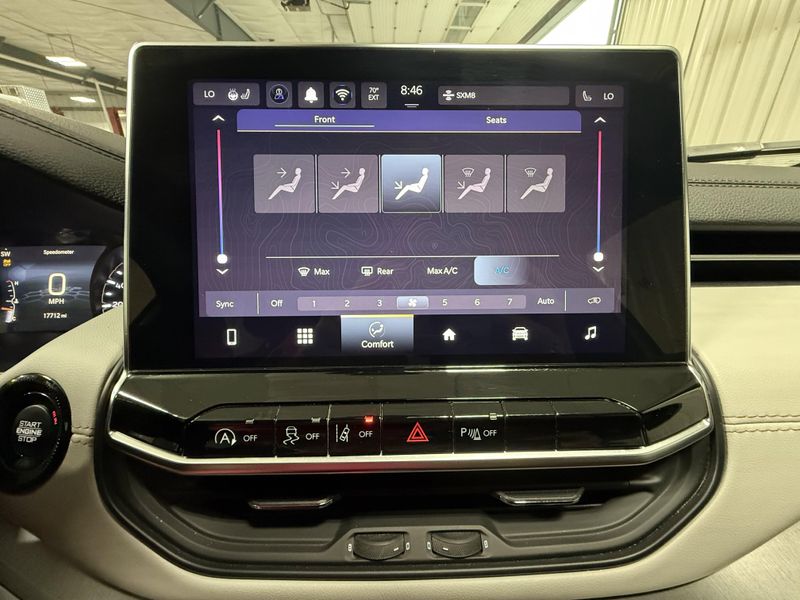 Used 2025 Jeep Compass LimitedImage 29