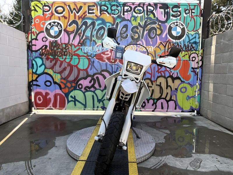2017 Suzuki DR-Z400SM Image 3