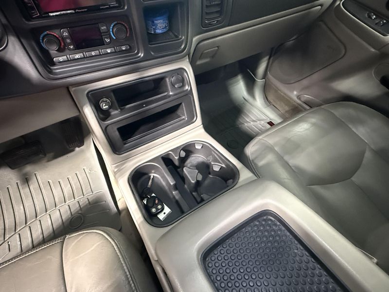 Used 2004 Chevrolet Suburban 1500 Z71Image 19