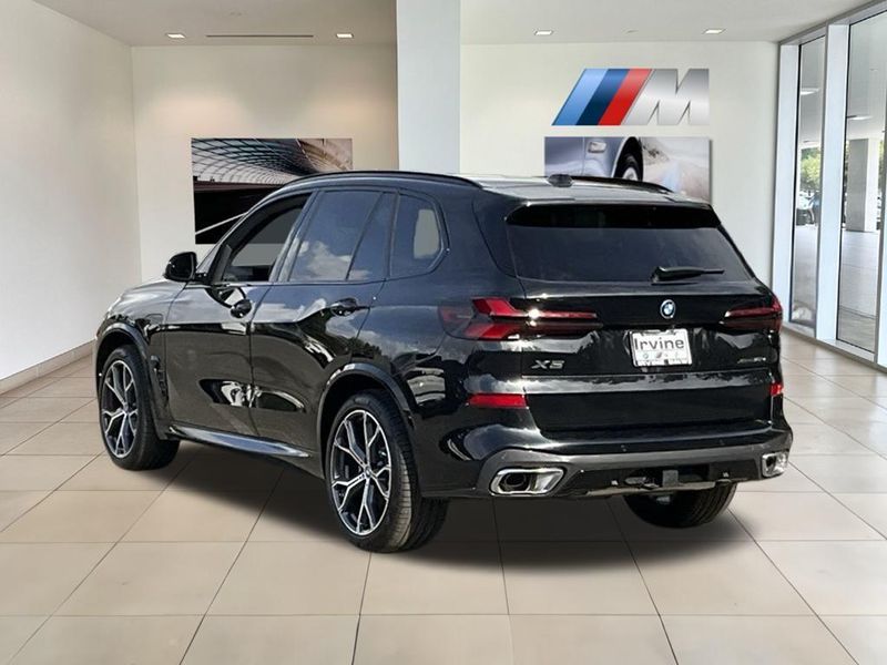 2025 BMW X5 xDrive50eImage 8