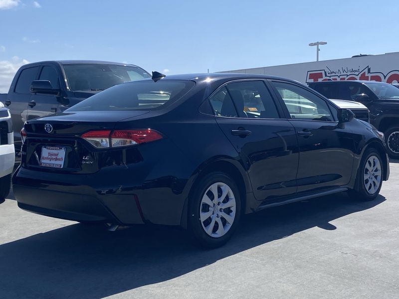 Used 2025 Toyota Corolla LEImage 3