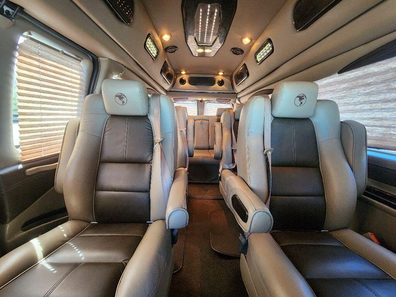 2019 GMC Savana Image 41