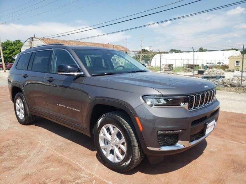 2023 Jeep Grand Cherokee L Limited 4x4Image 7
