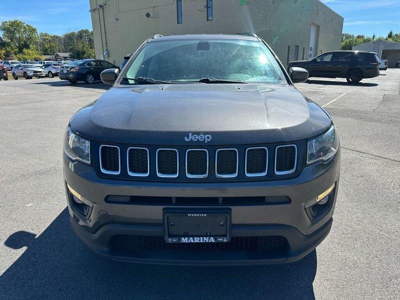 2019 Jeep Compass Latitude photo 3
