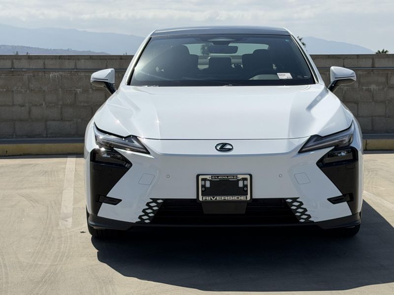 New 2026 Lexus ES 350e PremiumImage 3