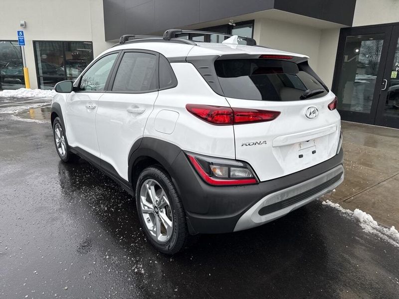 2022 Hyundai Kona SELImage 6