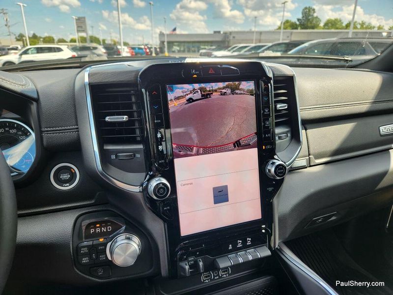 New 2026 RAM 1500 Laramie Crew Cab 4x4 5'7' Box