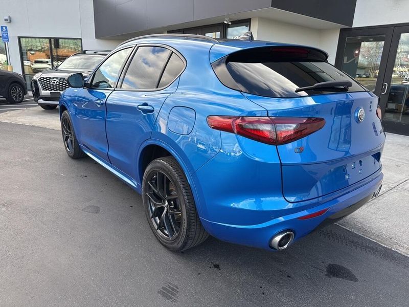 2021 Alfa Romeo Stelvio TiImage 6