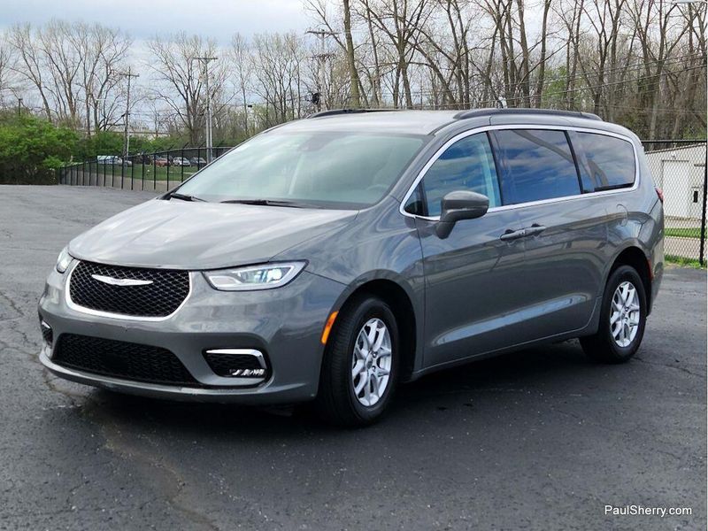 Used 2022 Chrysler Pacifica Touring L