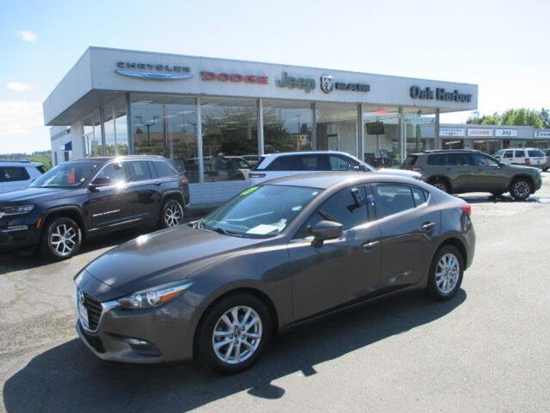 Used 2017 Mazda Mazda3 SportImage 1