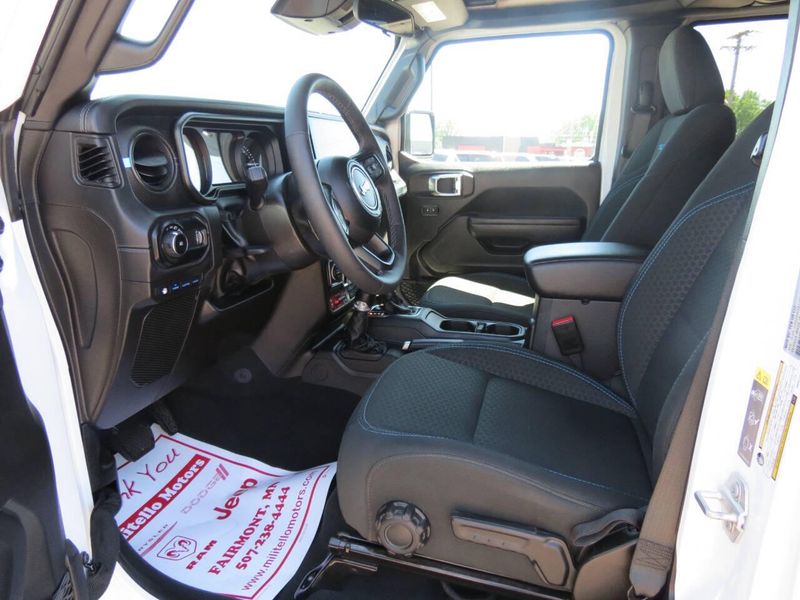 Used 2025 Jeep Wrangler 4xE Rubicon 4x4 4dr SUVImage 21