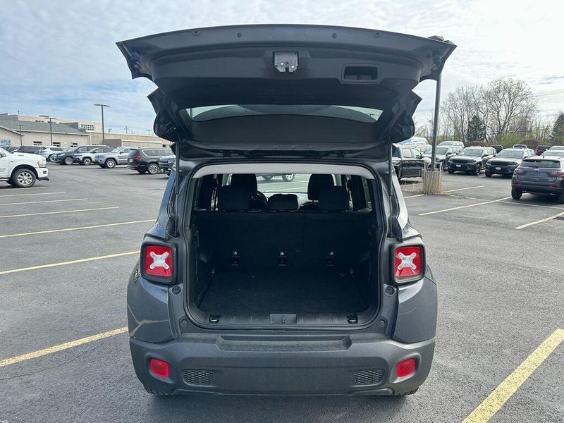 2022 Jeep Renegade LatitudeImage 16