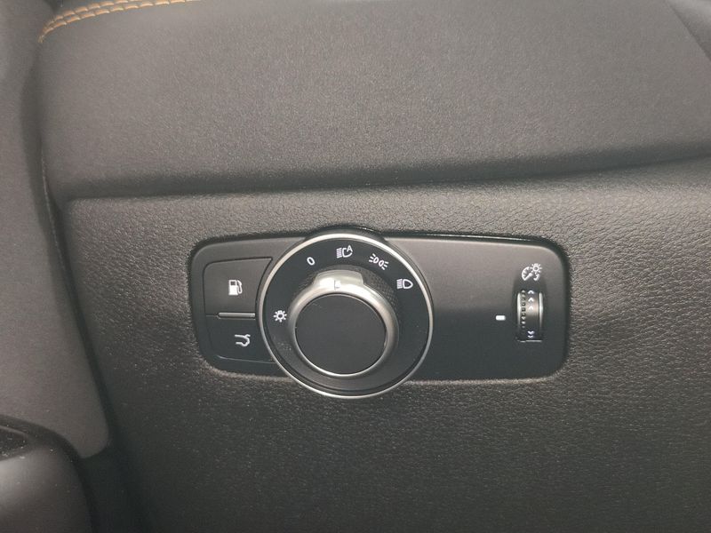 Used 2025 Alfa Romeo Tonale Veloce Premium EAWD w/Sunroof & ActivImage 33