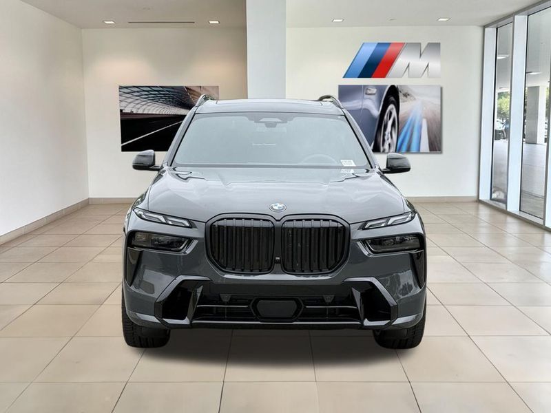 2026 BMW X7 xDrive40iImage 3
