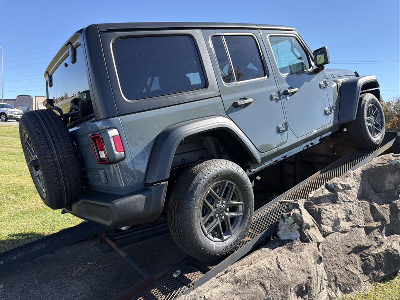 New 2026 Jeep Wrangler 4-door Sport SImage 5