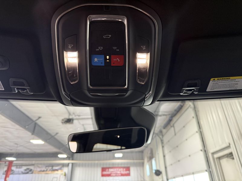 New 2026 Jeep Grand Cherokee L Limited 4x4Image 27