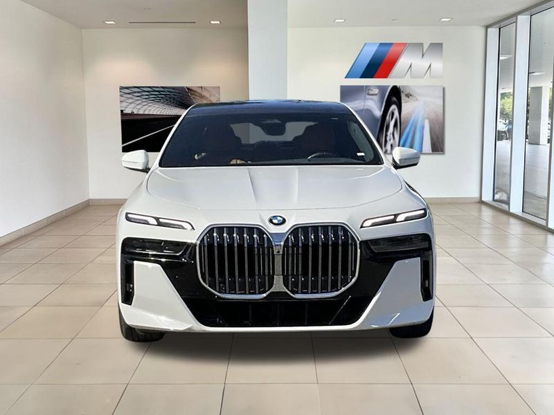 2023 BMW 7 Series 740iImage 3