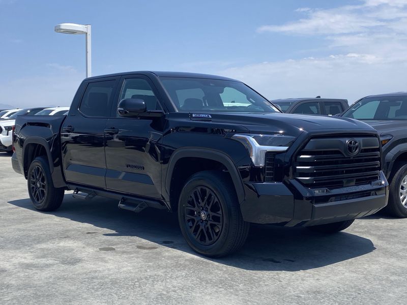 New 2025 Toyota Tundra Limited HybridImage 2