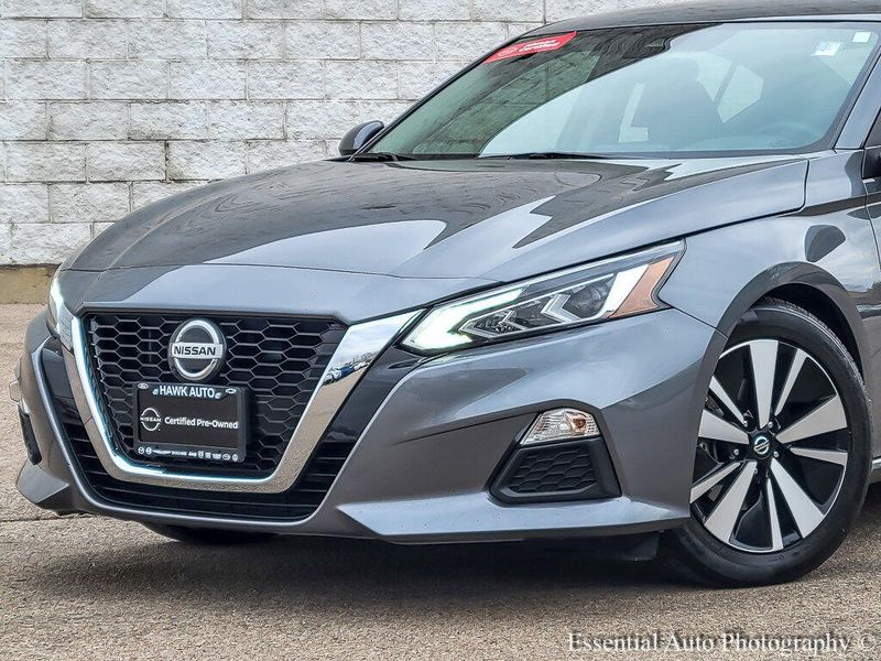 2022 Nissan Altima 2.5 SV photo 2