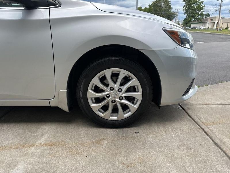 2018 Nissan Sentra SVImage 12