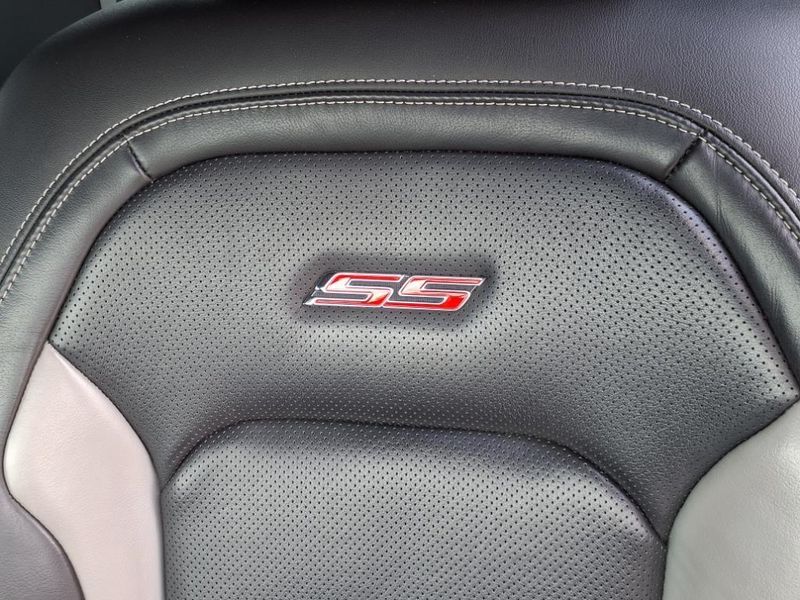 Used 2016 Chevrolet Camaro SSImage 13