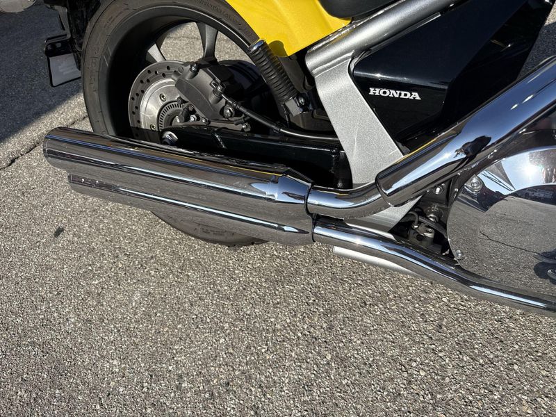 Used 2023 Honda FURY ABS Image 16
