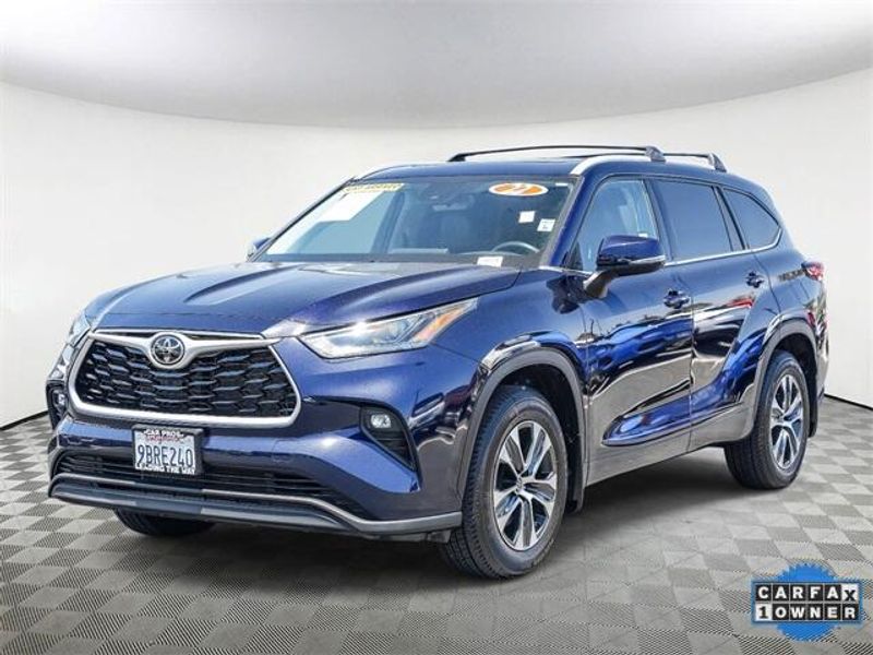 Used 2022 Toyota Highlander XLEImage 5