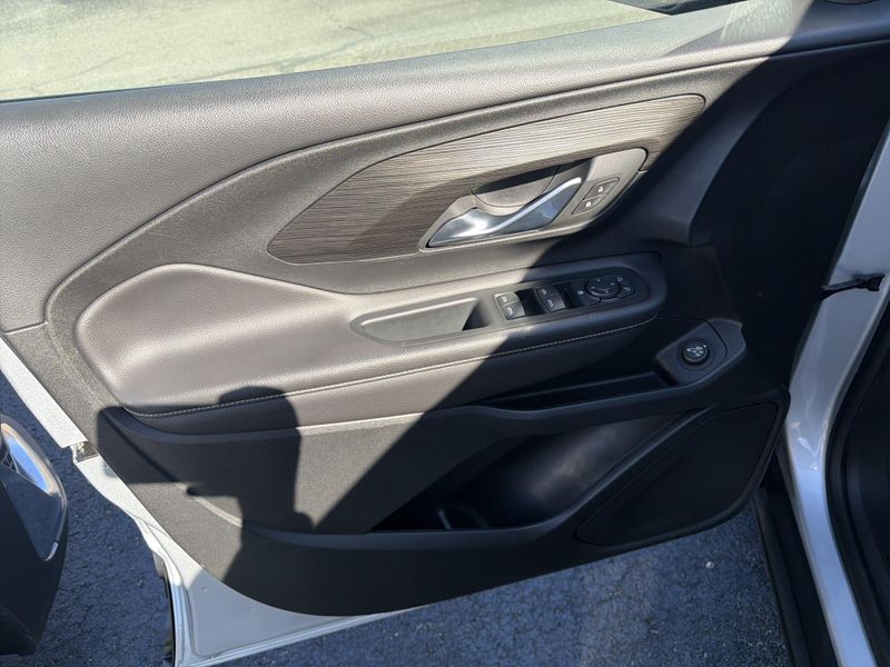 Used 2022 GMC Terrain SLEImage 19