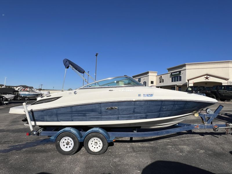 2009 SEA RAY 210 SUNDECK Image 6