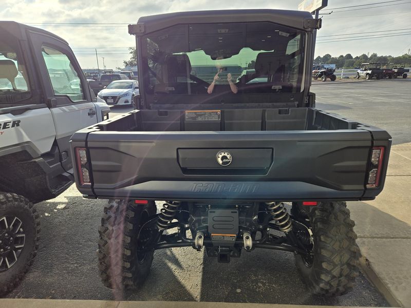 NEW 2026 CAN-AM DEFENDER LIMITED CAB HD11 Image 12