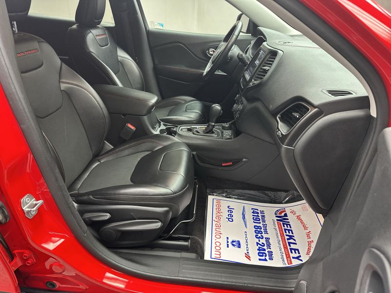 Used 2019 Jeep Cherokee TrailhawkImage 18